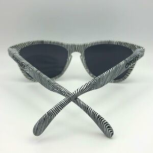 Oakley Frogskins Fingerprint Collection with Pouch